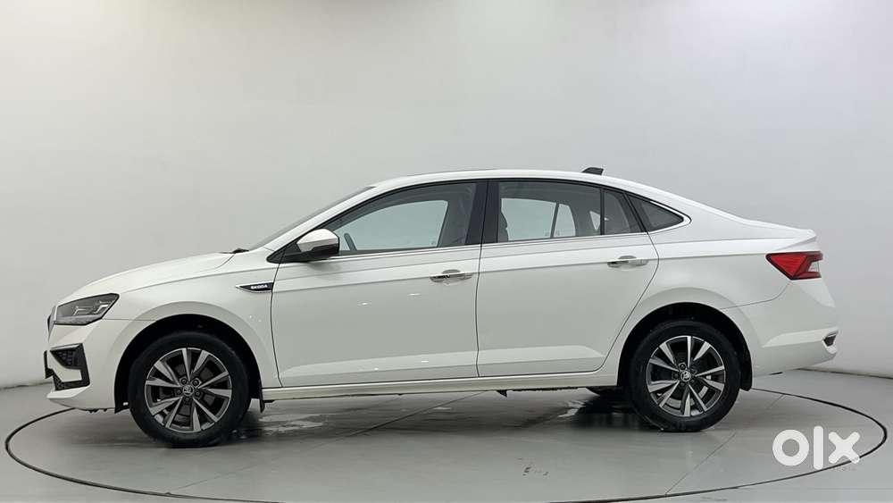Skoda Slavia Style 1.0l Tsi At, 2022, Petrol