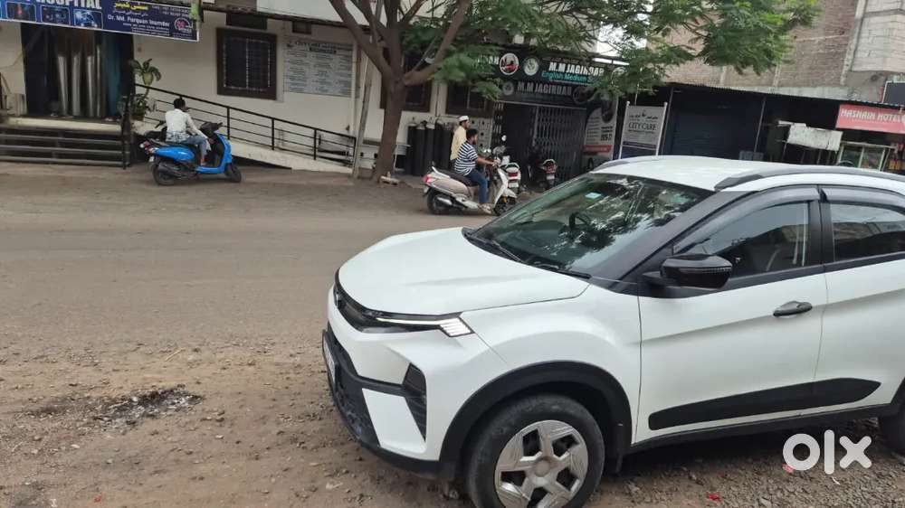 Tata Nexon Pure Diesel 2024