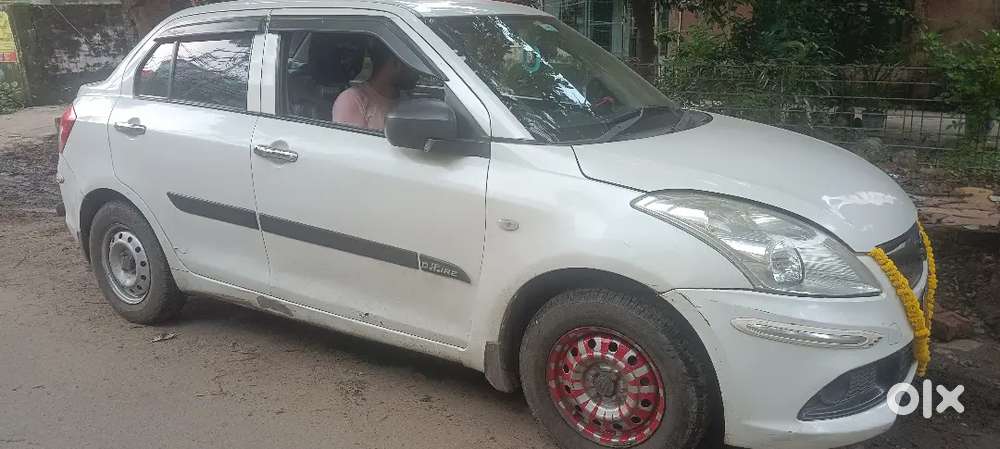 Maruti Suzuki Dzire 2017 4 Tyer New