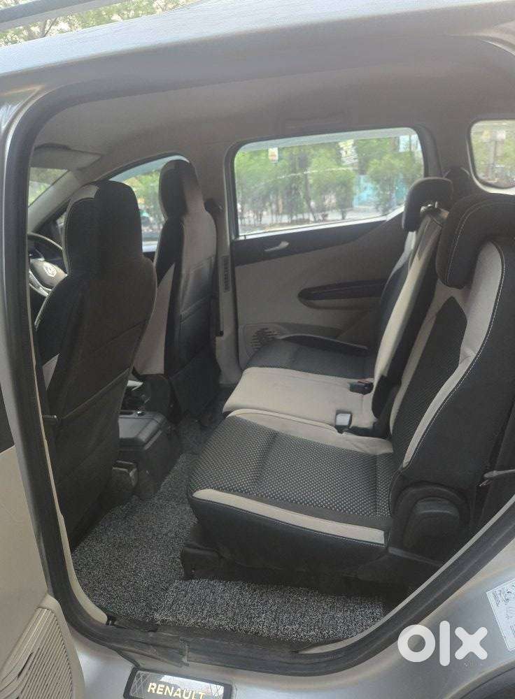 Renault Triber Rxz, 2022, Petrol
