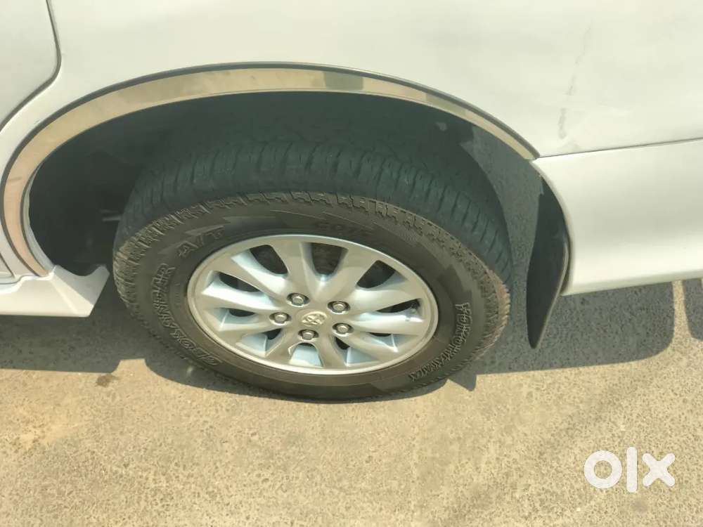 Toyota Innova 2014 V
