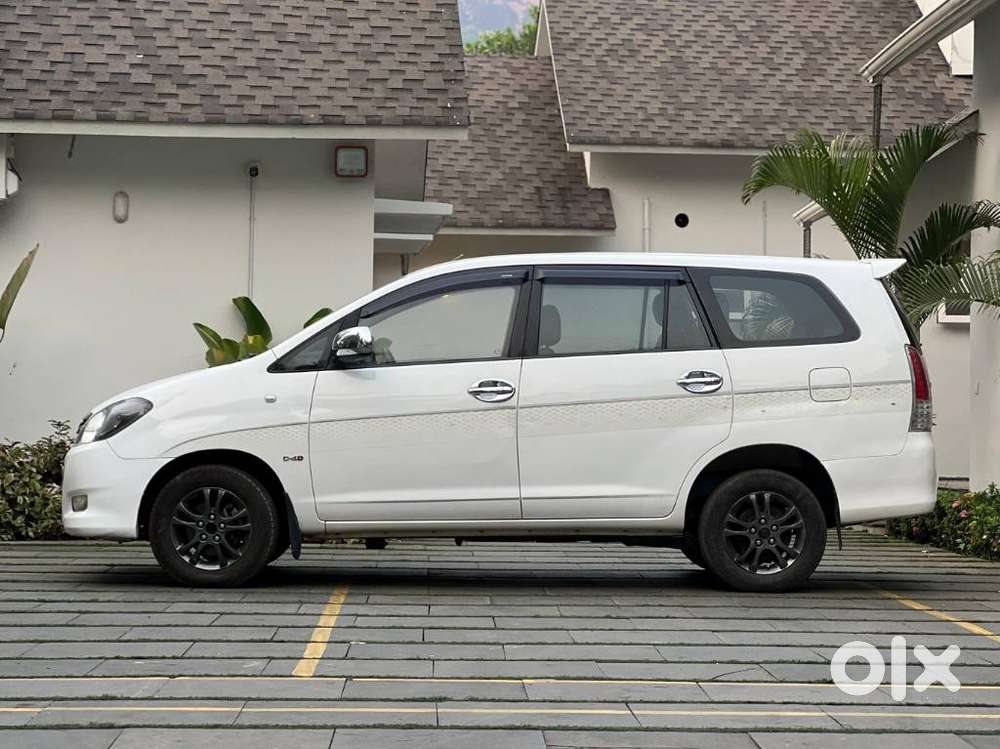 Toyota Innova 2004-2011 2.5 V Diesel 7-seater, 2011, Diesel