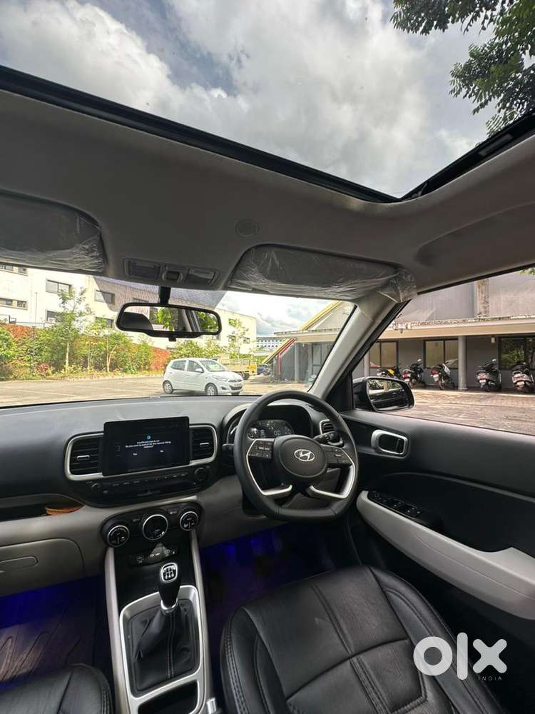 Hyundai Venue Petrol 2024
