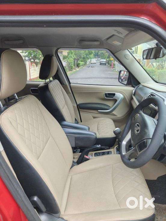 Mahindra Tuv 300 T10 Opt Dual Tone, 2019, Diesel