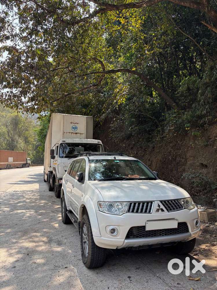 Mitbuishi Pajero Sports