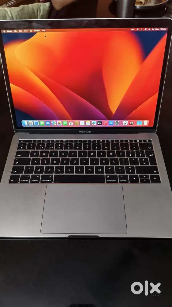 Macbook Pro 8GB 256GB 13inch