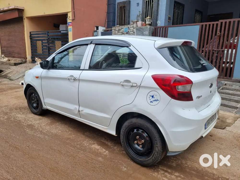 Ford Figo Aspire 2016 Petrol 105000 Km Driven