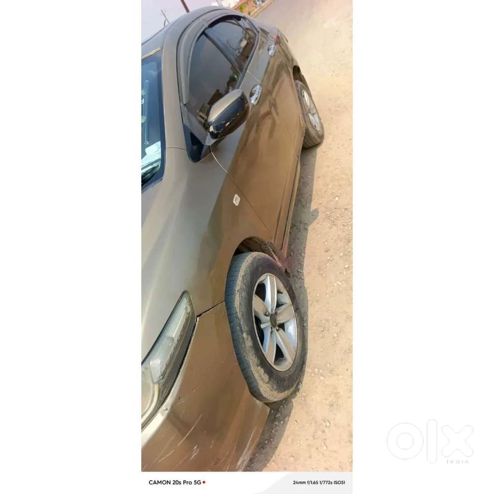 Badiya Car Haa Sunroof Vali Ha Koi Problem Nahin Hai Spacr Ha 3 Car Ha