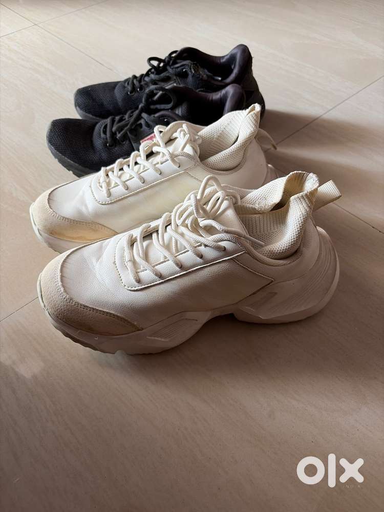 Ladies sports shoes size - 5