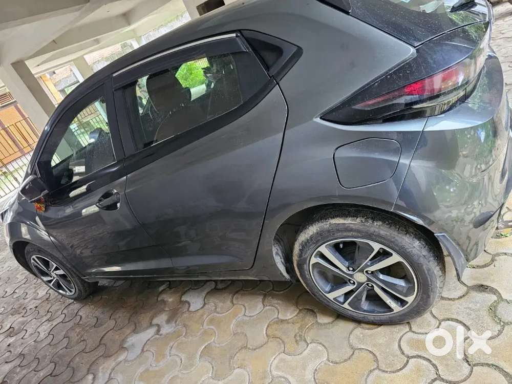 Tata Altroz 1.2 Xz Petrol Manual 2025