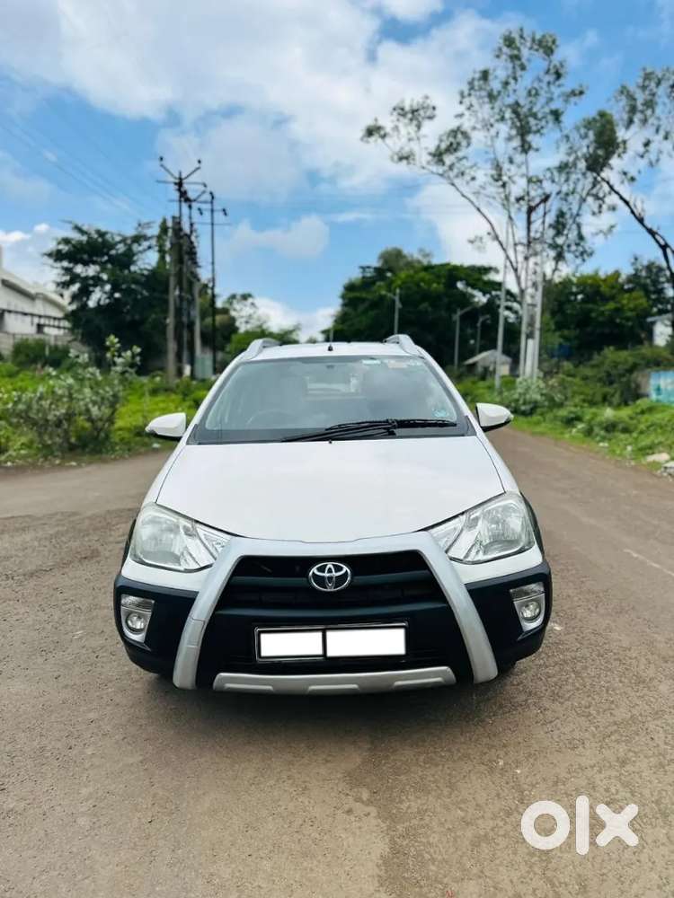 Toyota Etios Cross 2015