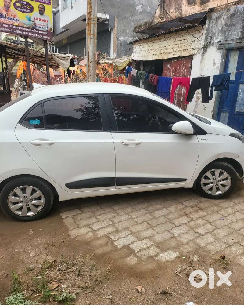 A Single Hand Non Accidental Throughout Company Record Km Car White