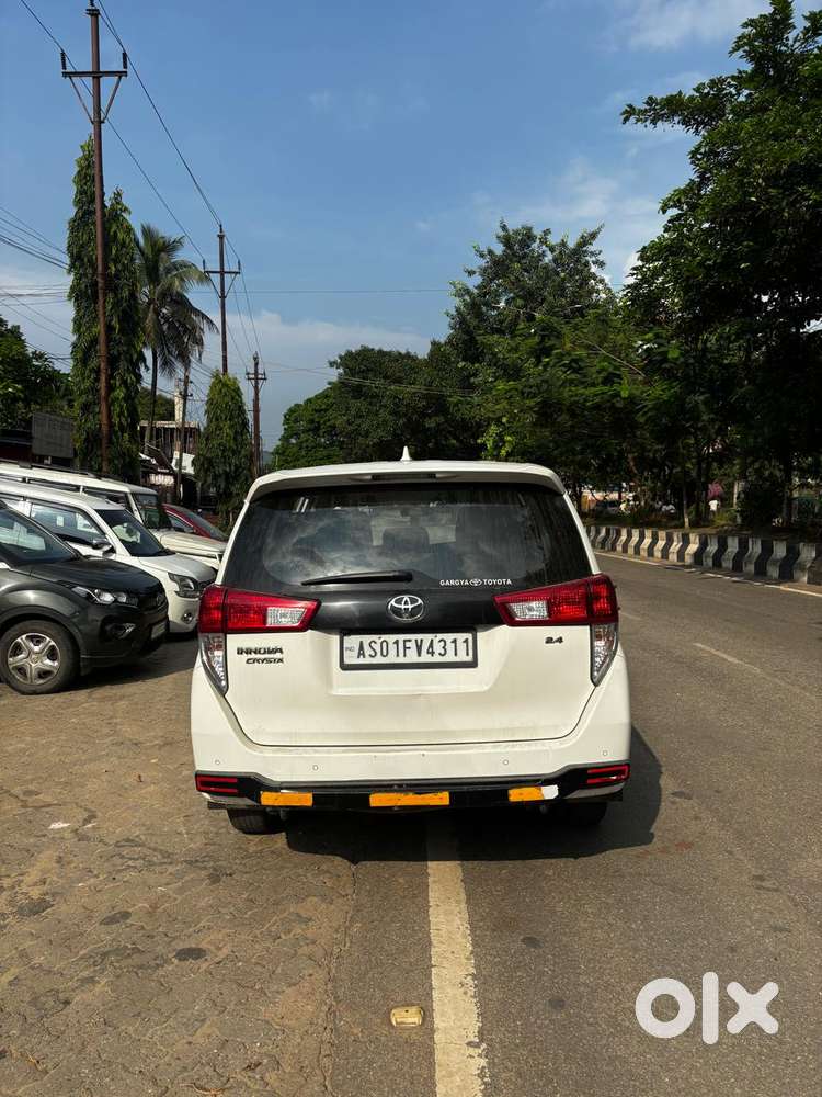 Toyota Innova Crysta [2020-ongoing] 2.4 Gx 8 Str, 2024, Diesel