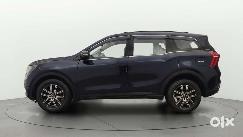 Mahindra Xuv700 2.0 Ax 7 Petrol At Str, 2022, Petrol