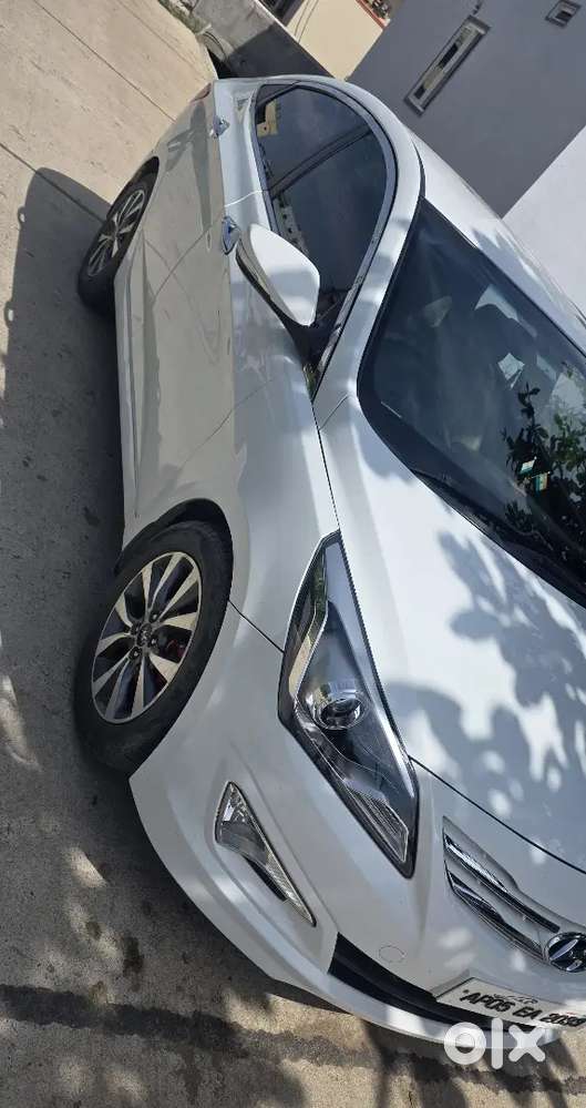 Hyundai Verna Fluidic 4s - 1.6 Sx  ( 2016 Mfd , 2017 Rgstd