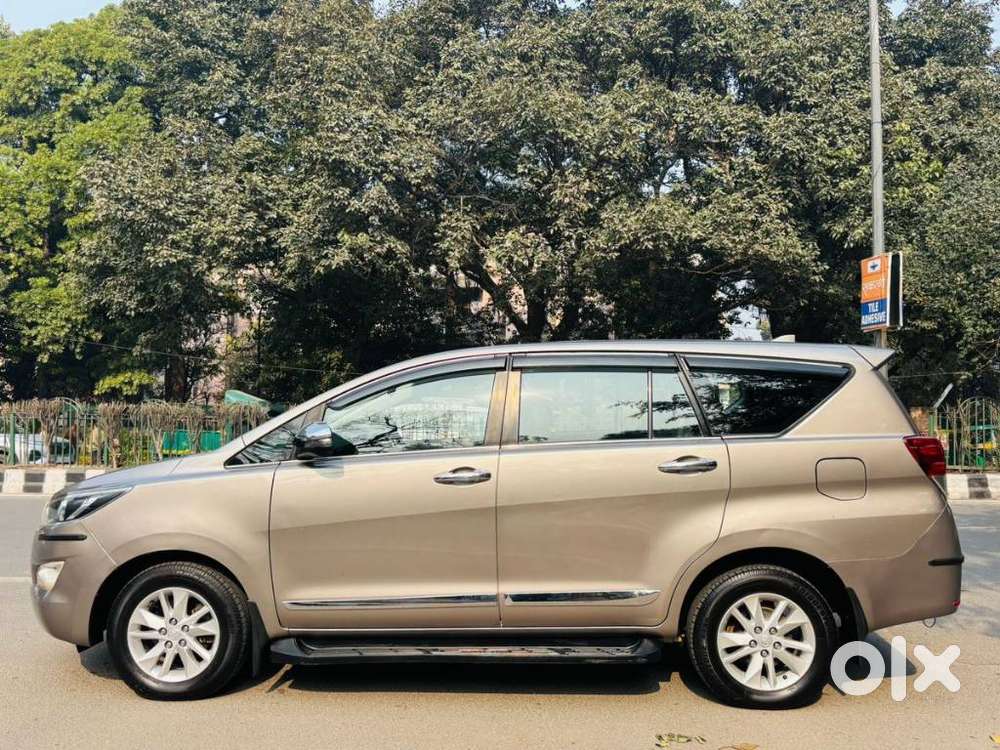 売約済み Toyota Innova Crysta 2.4 ZX MT, 2017, Diesel - Cars in Sector 37