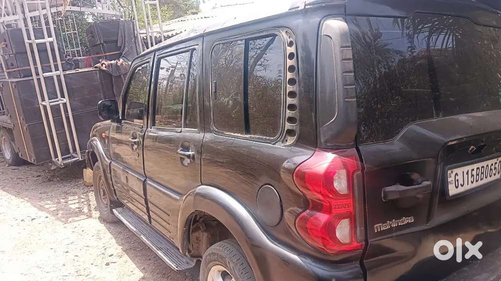 Gj 15 Mahindra Scorpio 2005