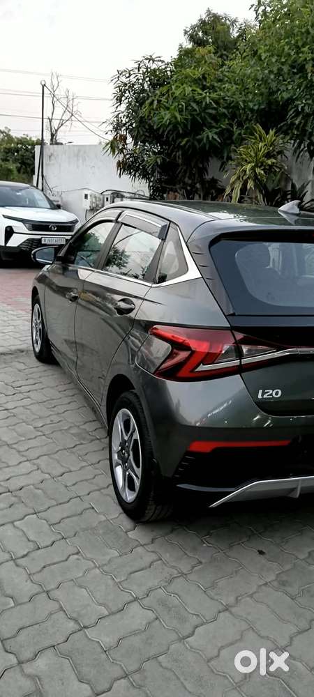 Hyundai I20 Sportz 1.2 Ivt Dual Tone, 2024, Petrol