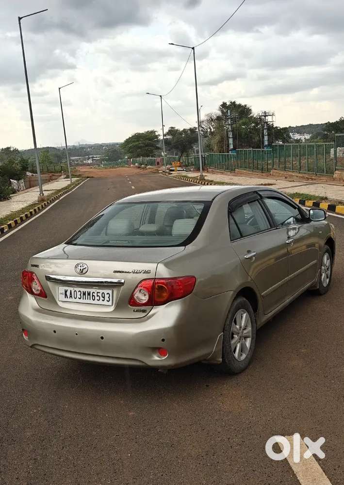 Toyota Corolla Altis 1.8g 2010