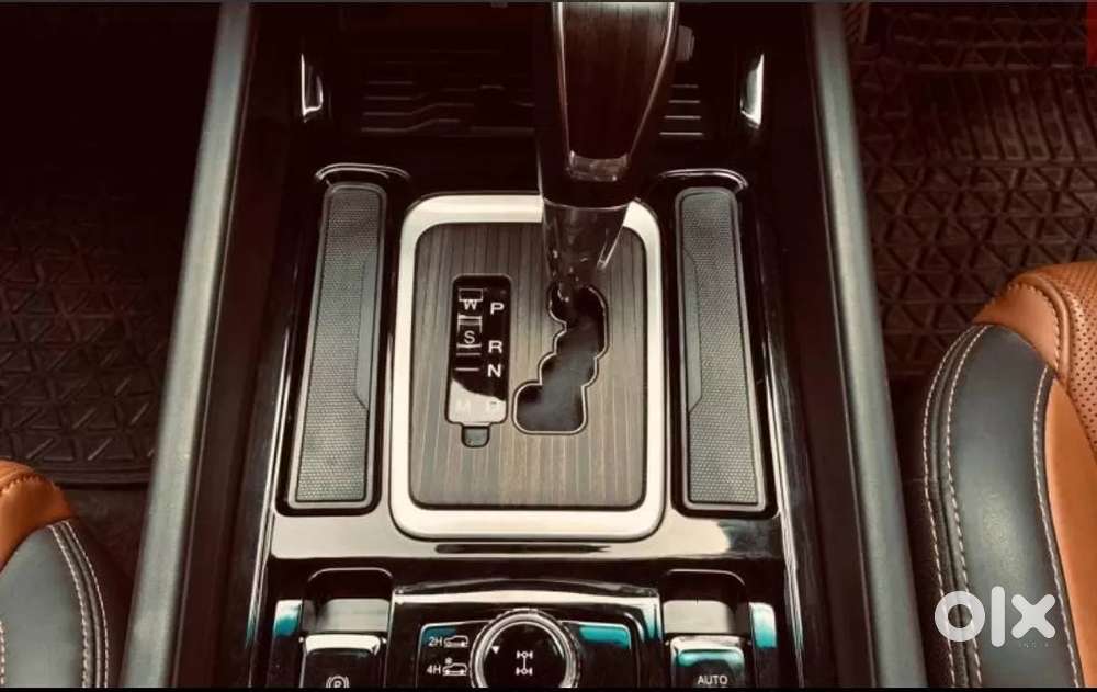 Mahindra Alturas G4 4wd At, 2021, Diesel