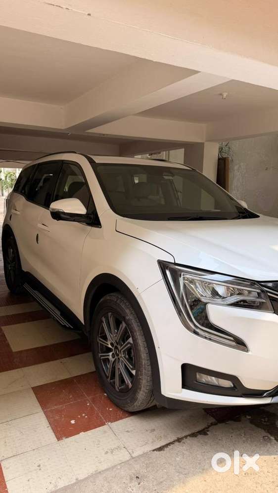 Mahindra Xuv700 2023 Petrol 5610 Km Driven