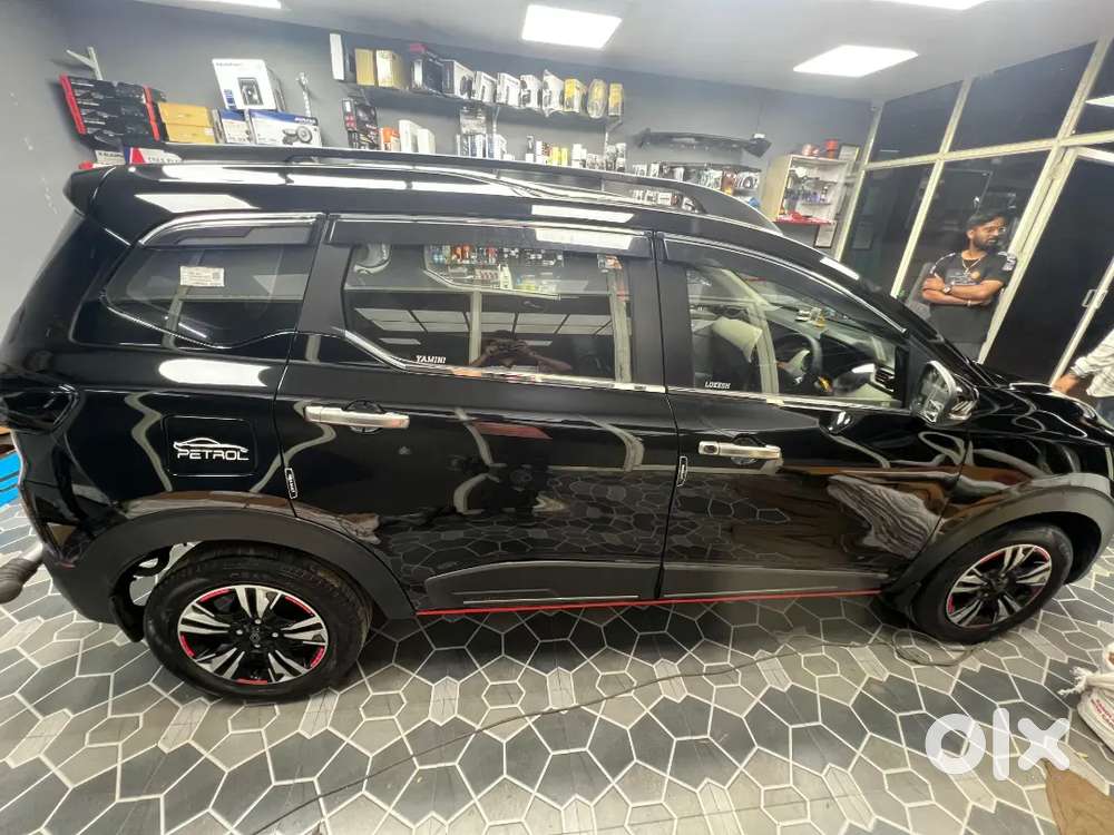 Renault Triber Rxz Night 2025 October