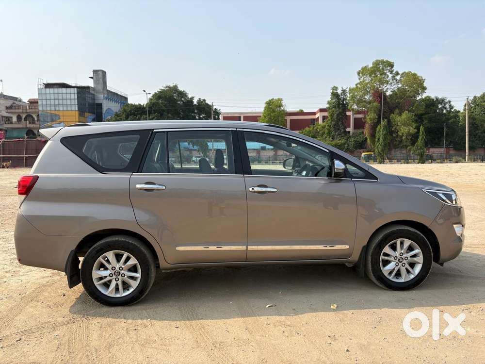 Toyota Innova Crysta 2.4 Gx Mt, 2017, Diesel