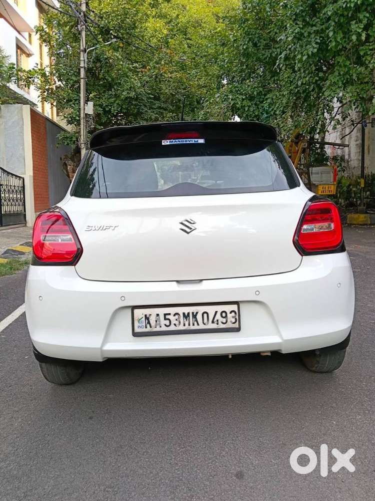 Maruti Suzuki Swift VXi + Manual, 2022, Petrol