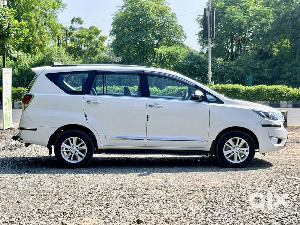 Toyota Innova Crysta [2020-ongoing] 2.4 Gx 7 Str, 2023, Diesel