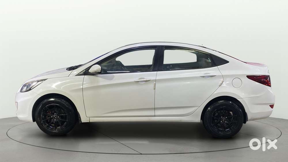 Hyundai Verna 1.6 Ex Vtvt, 2013, Petrol