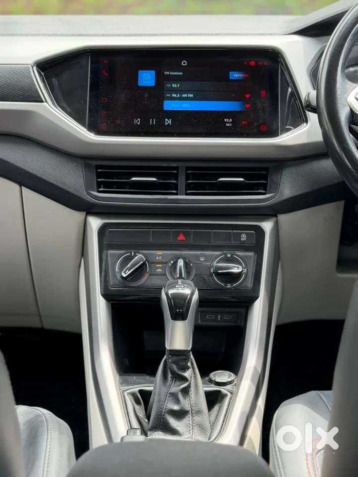 Volkswagen Taigun 1.0 Tsi Highline At, 2023, Petrol
