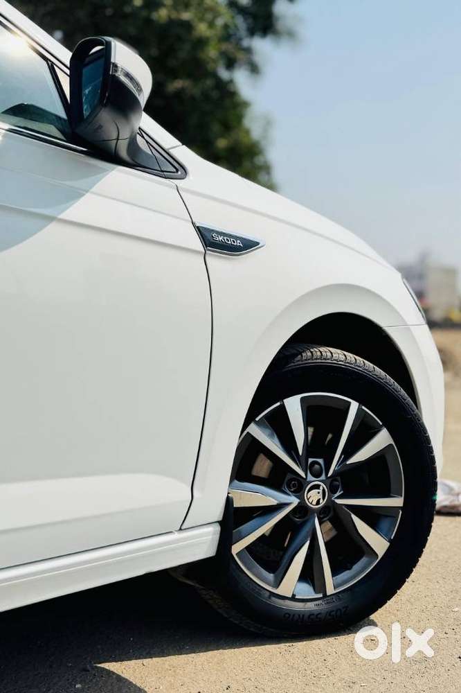 Skoda Slavia 1.0 Tsi Style At, 2023, Petrol
