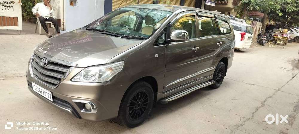Toyota Innova 2.5 G (diesel) 7 Seater Bs Iv, 2016, Diesel