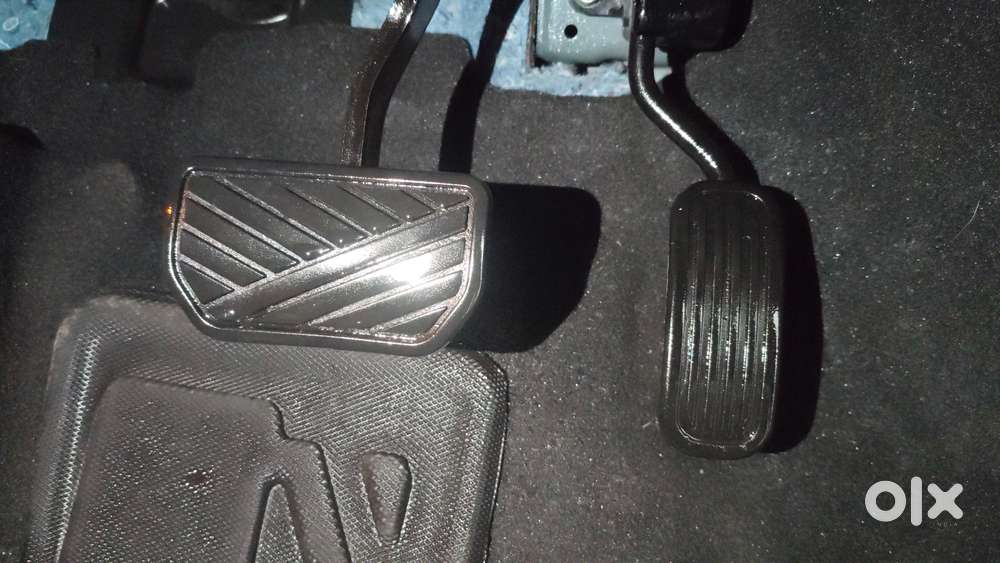 Maruti Suzuki Grand Vitara 1.5 Alpha Plus Intelligent Hybrid Ecvt, 2..