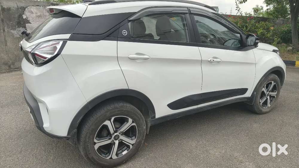 Tata Nexon Automatic+sunroof Vehicle Sale Only 22500km Running