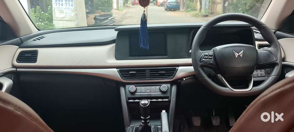 Mahindra Xuv700 2.2 Mx Diesel Mt 5 Str, 2022, Diesel