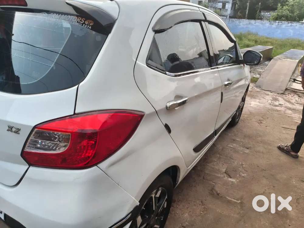 Tata Tiago Revotron 2018