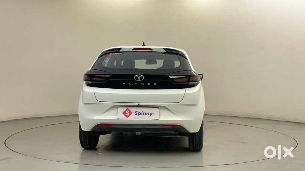Tata Altroz Xm (s) Petrol, 2025, Petrol