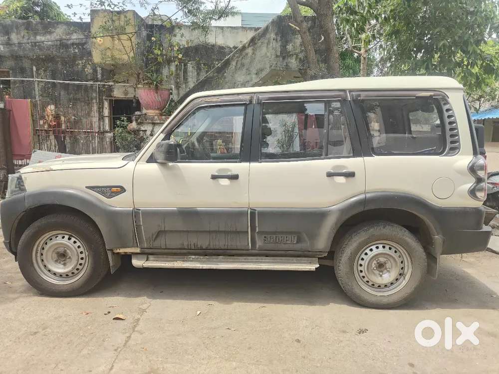 Mahindra Scorpio Classic S 4+ 2015