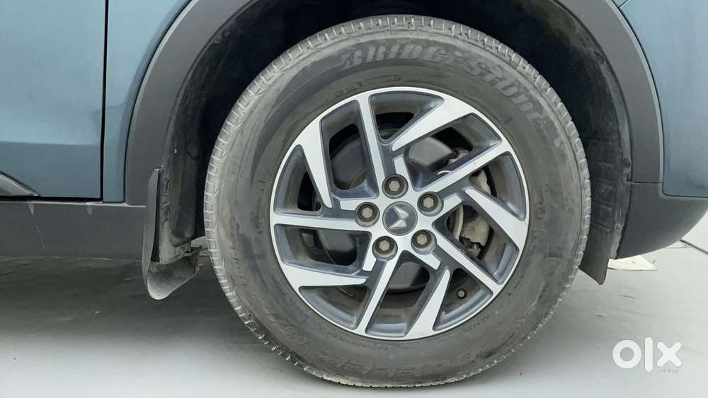 Mahindra Xuv300 W8 (o) 1.5 Diesel Amt, 2023, Diesel