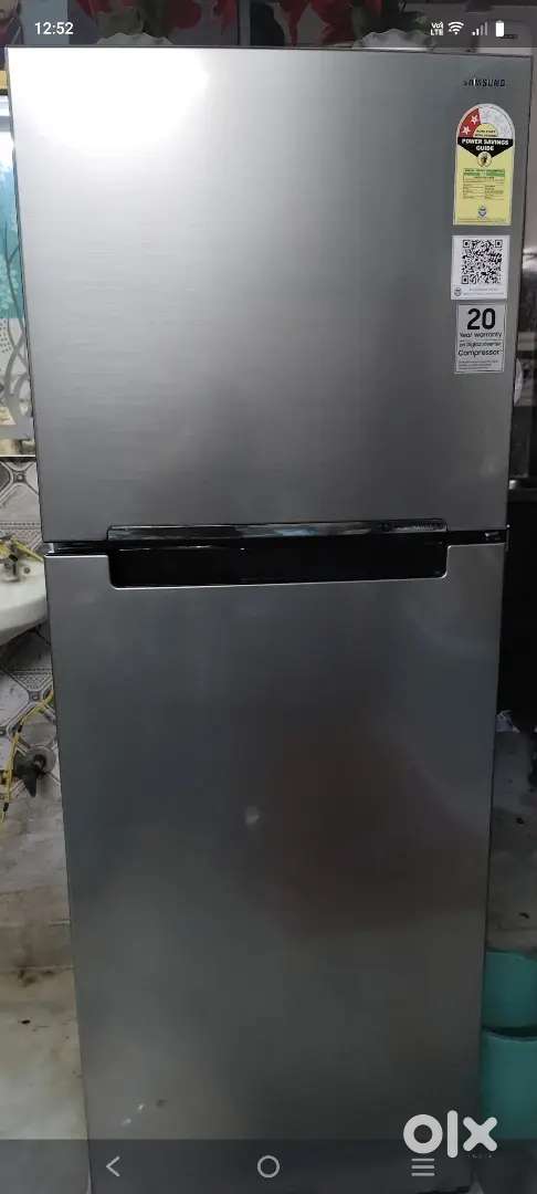 Double door refrigerator