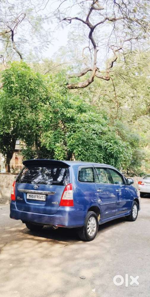 Toyota Innova 2.5 V 7seater Crysta Edition, 2012, Diesel