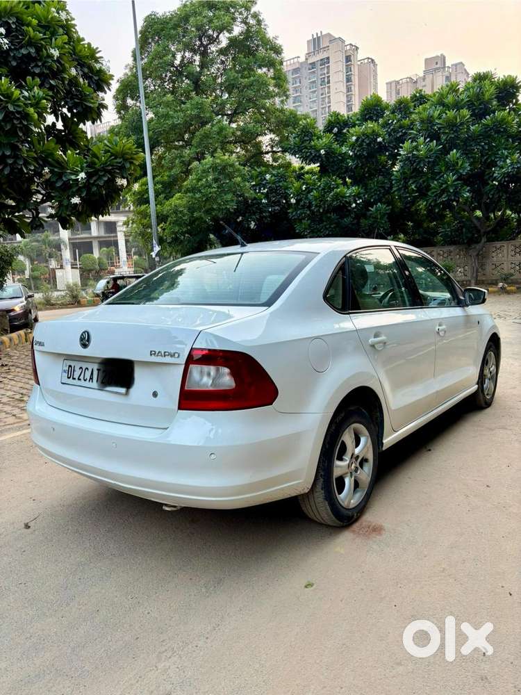 Skoda Rapid Elegance 1.6 Mpfi Mt, 2014, Petrol