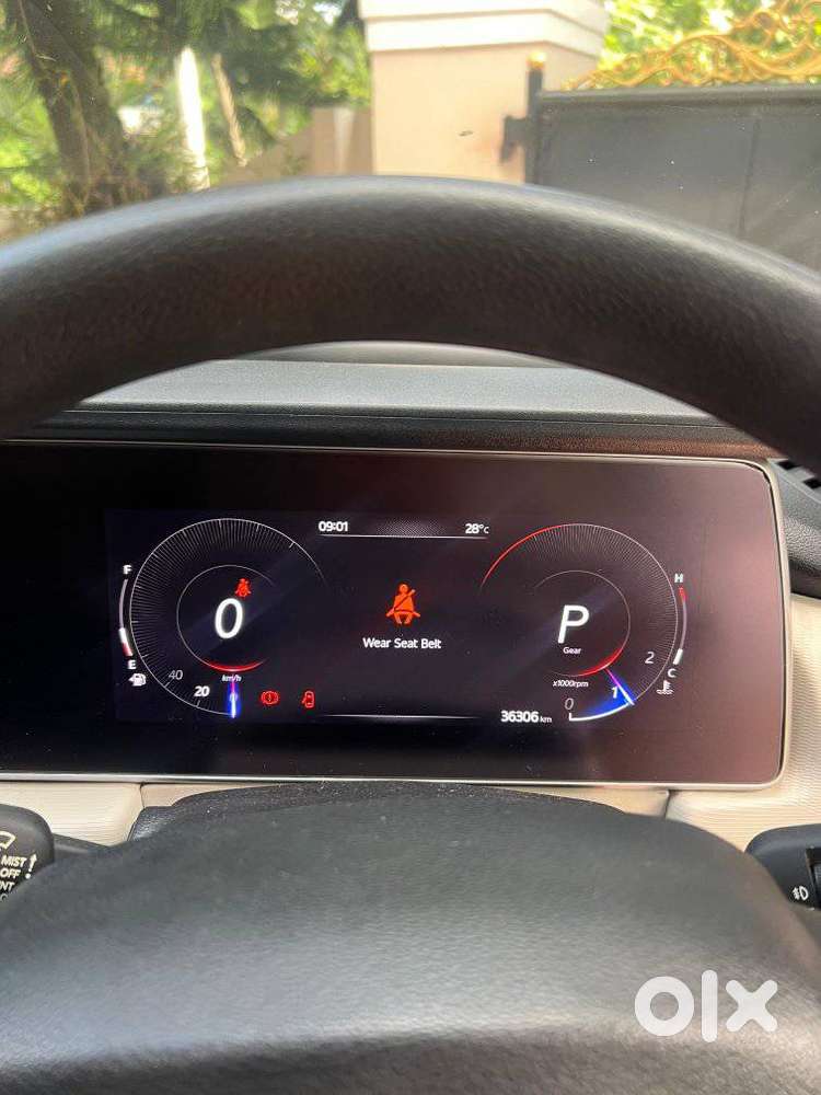 Mahindra Xuv700 2.0 Ax 5 Petrol At Str, 2022, Petrol