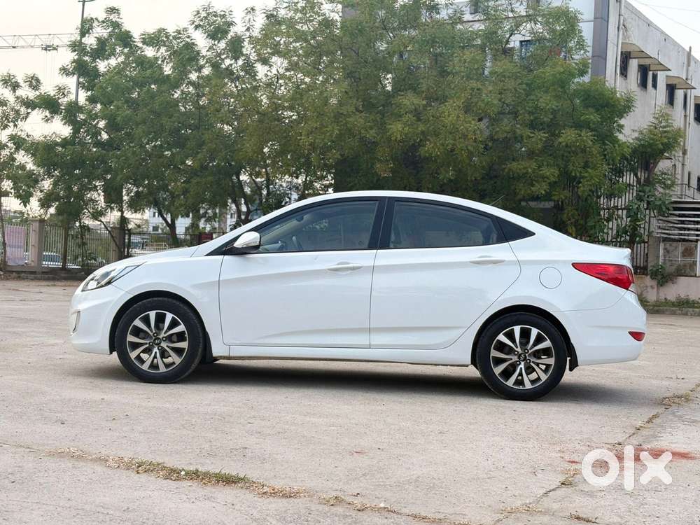 Hyundai Verna Fluidic 1.6 Vtvt Sx, 2013, Petrol