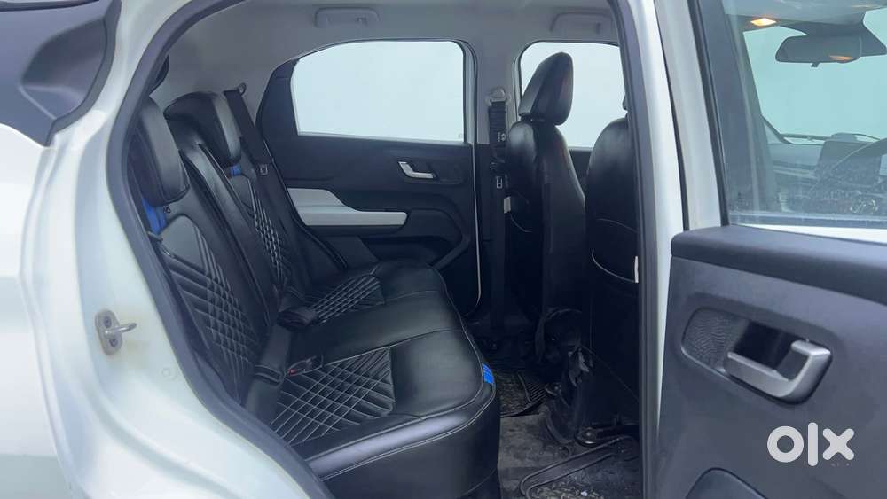 Tata Punch 1.2 Revotron Creative Amt Dual Tone, 2023, Petrol