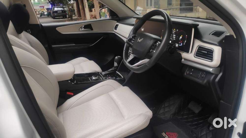 Mahindra Xuv700 2.2 Ax 7 Diesel At Luxury Pack Str, 2024, Diesel