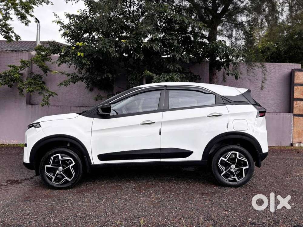 Tata Nexon Smart Plus1.2 Revotron Petrol 5 Mt, 2025, Petrol