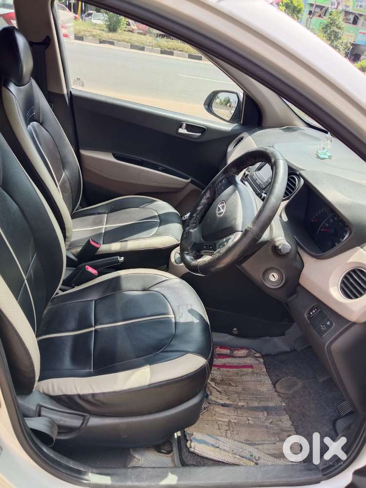 Hyundai Grand I10 Sportz, 2015, Petrol
