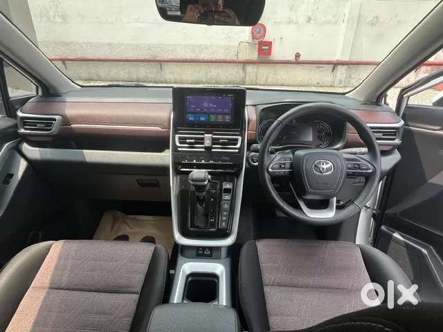 Toyota Innova Hycross 2.0 Vx Hybrid 7 Str, 2026, Petrol